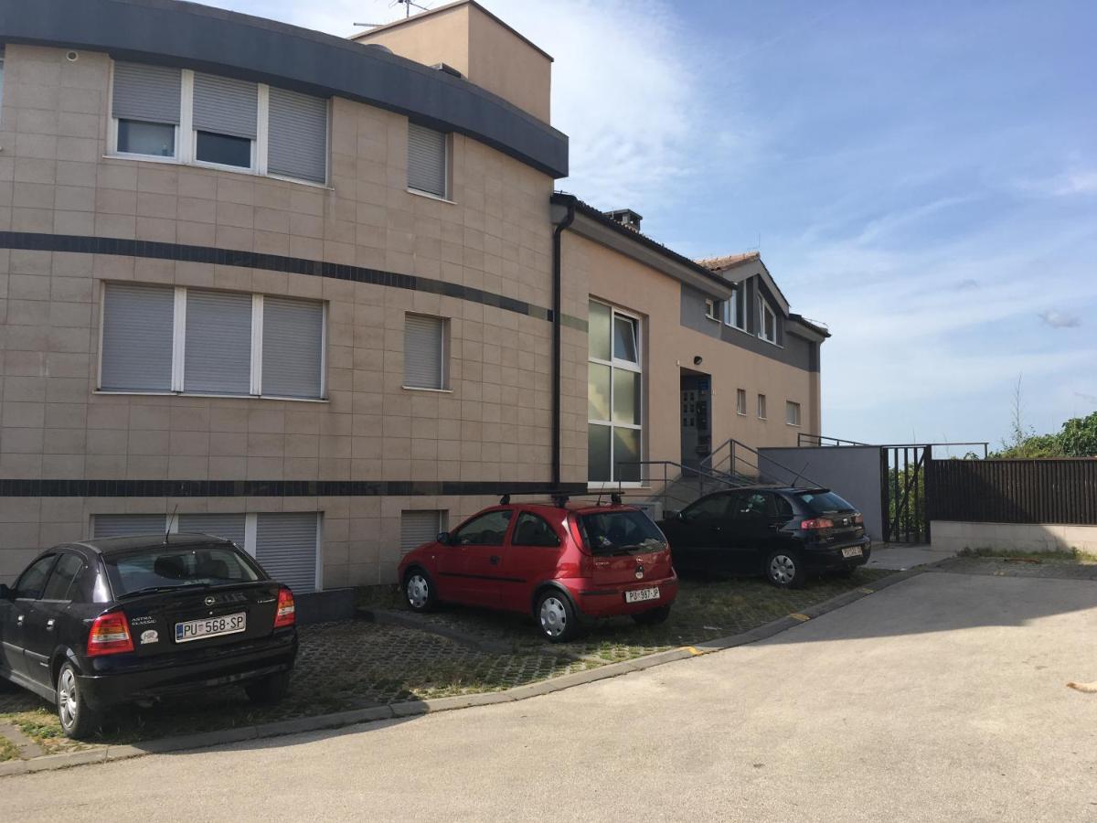 Apartman Luka Apartamento PUY Exterior foto